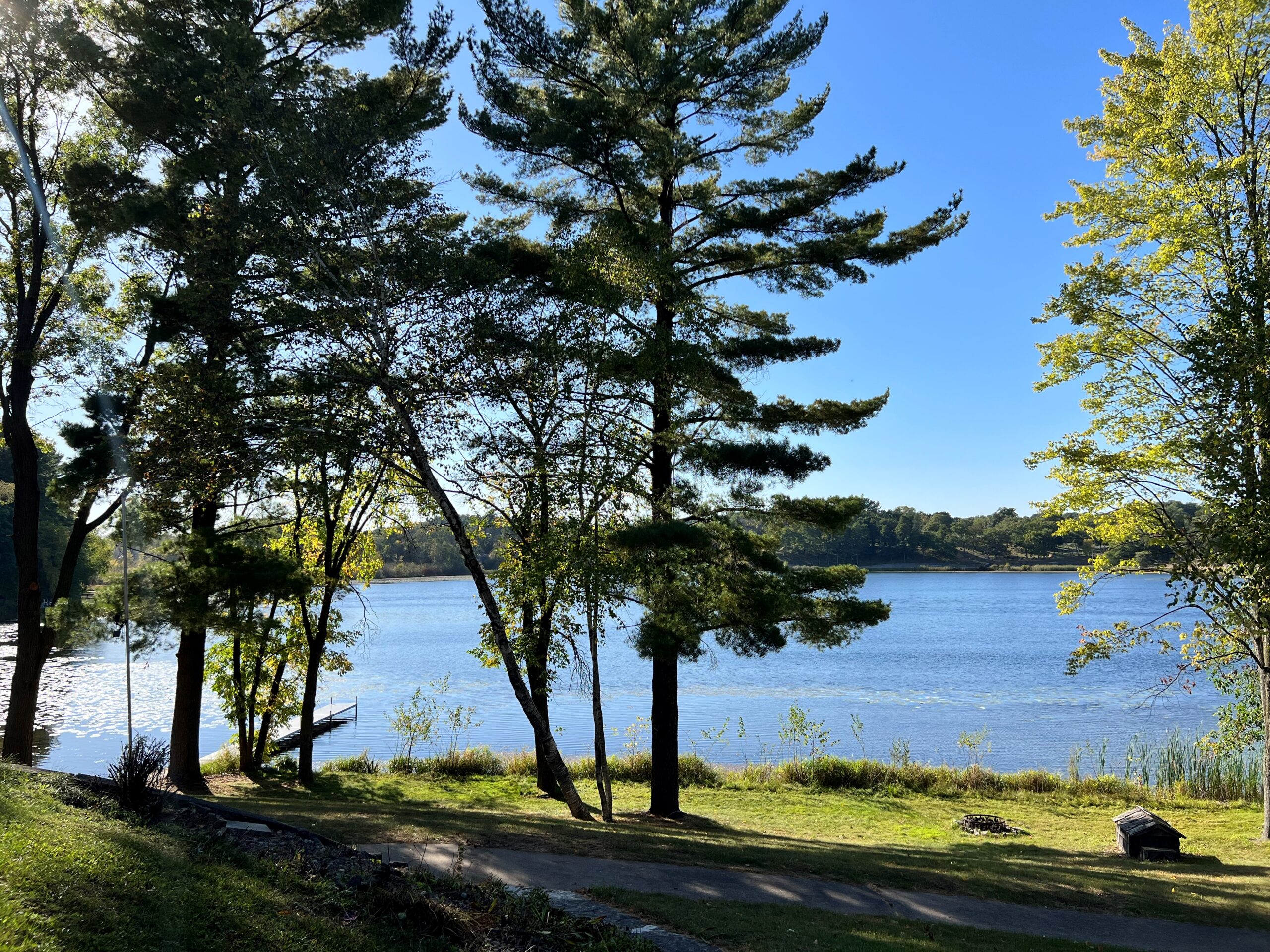 RETREAT HOUSE - VIEW OF LAKE FROM DECK